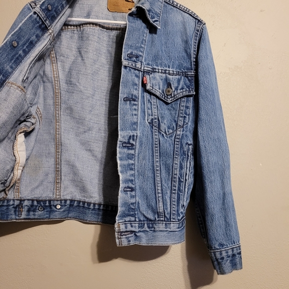 Vintage Levi's 80's Trucker Jacket - Picture 4 of 16